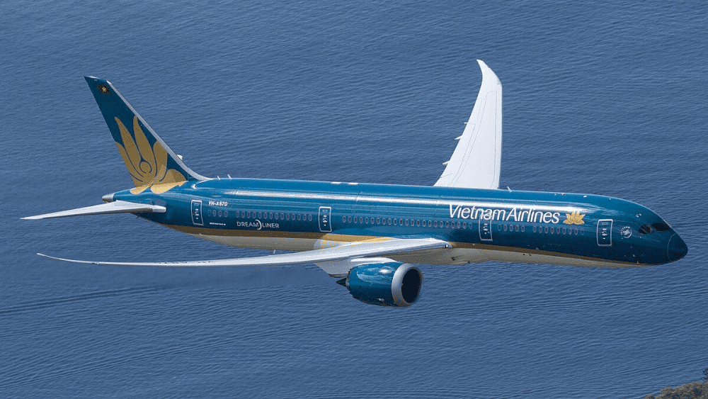 Vietnam Airlines khai thác nhiều chặng bay thẳng và nối chuyến từ sân bay Quốc tế Kuala Lumpur đến Việt Nam với tần suất mỗi ngày
